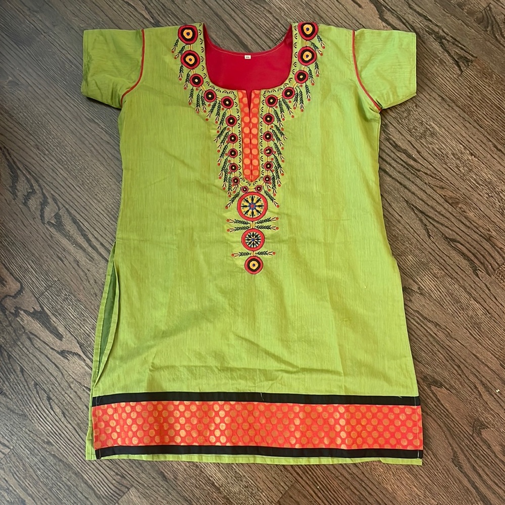 Indian dress. Green red and black. Top and pants included